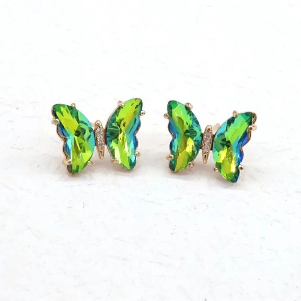 💚 Betsey Johnson stunning sparkling green crystal butterfly earrings 💚